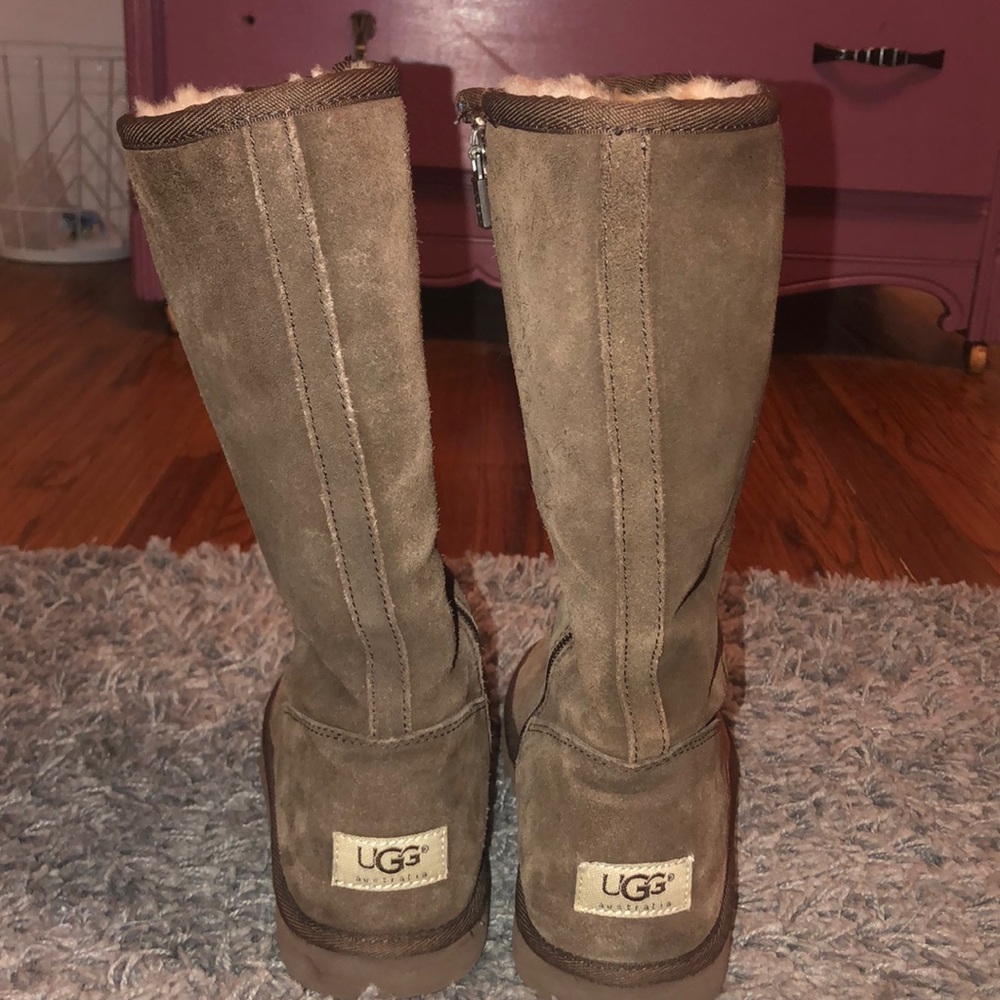 BROWN UGG BOOTS
